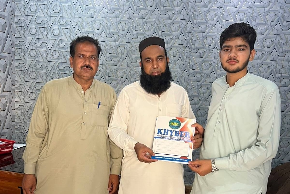 Admission form handover at KMC